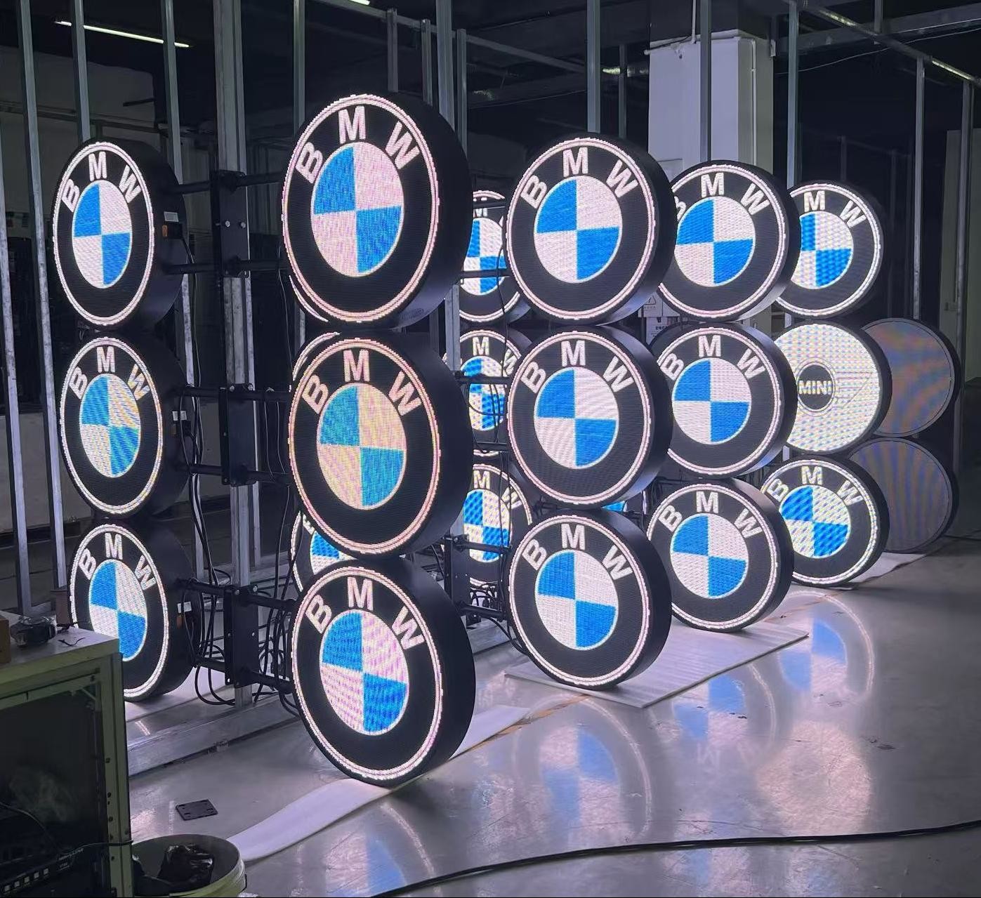 Outdoor Double Sides Round Shape Screen LED Display Wifi Control Logo ...